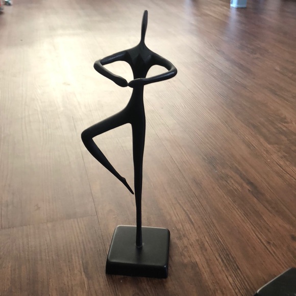 Dancer sculptures - Picture 3 of 3